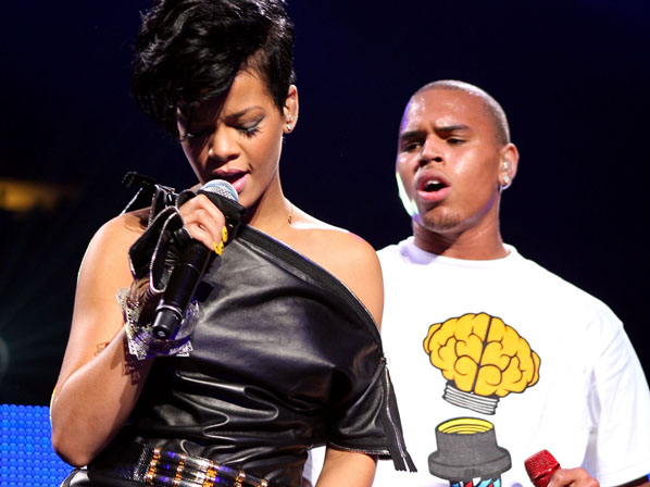 Violencia doméstica golpea a 11 famosos - Chris Brown